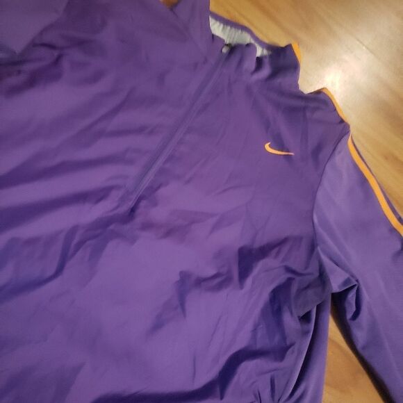 NIKE purple running jacket - medium - Picture 3 of 5